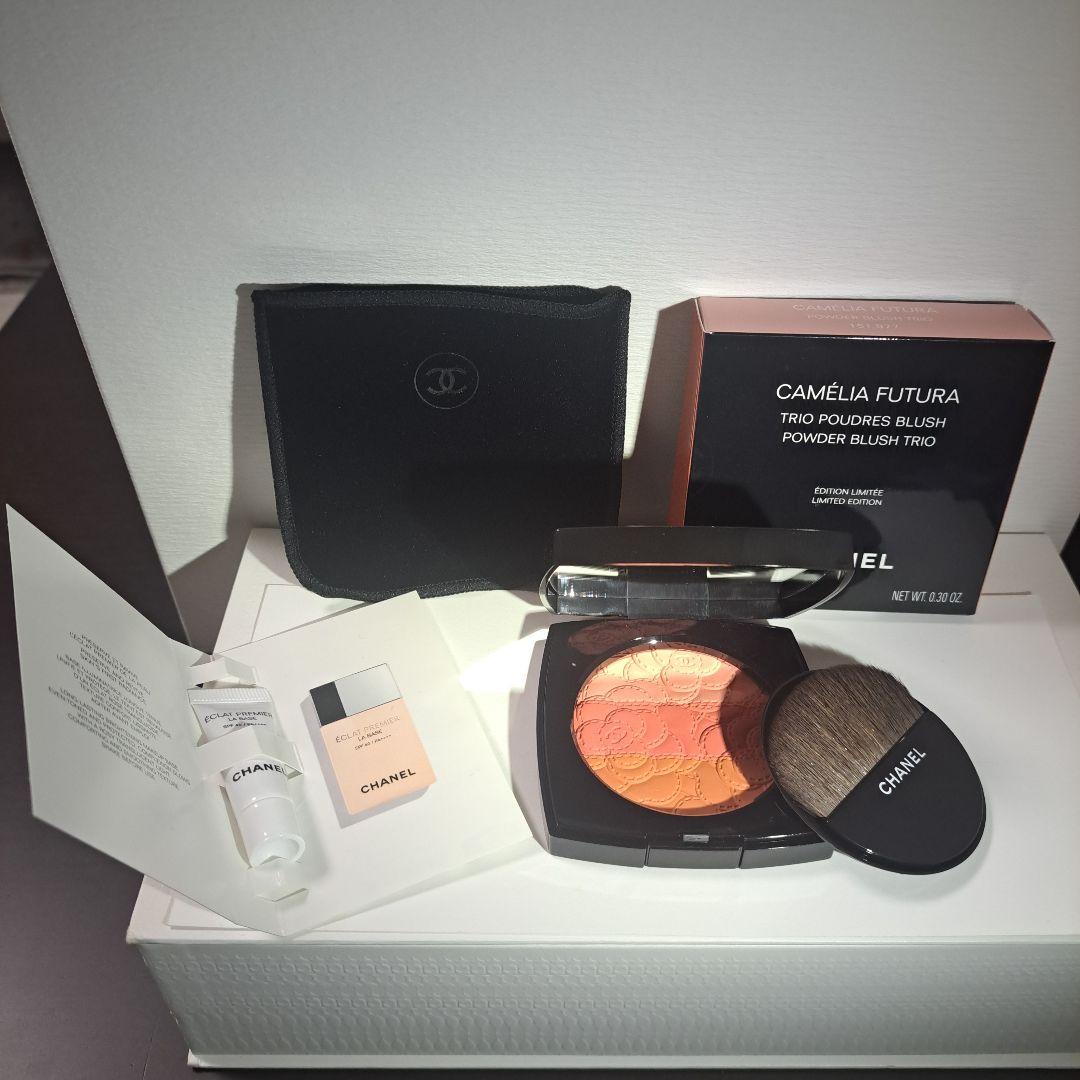 CHANEL シャネル カメリア フトゥーラ パウダーチークカラー 特別限定品 シャネル】カメリアの花をイメージした限定コレクションをスウォッチ