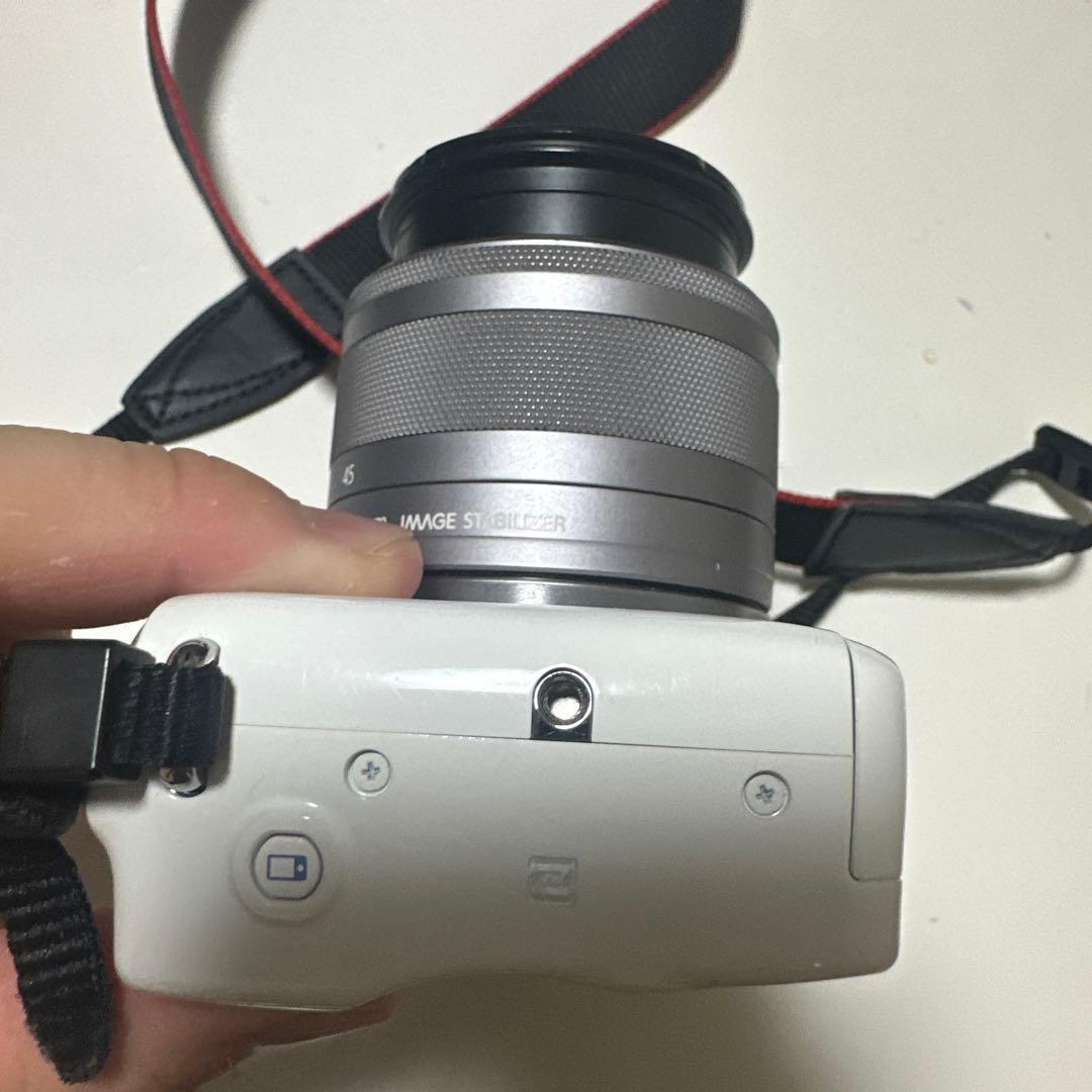 【美品】Canon 一眼レフカメラミラーレス　EOSM10